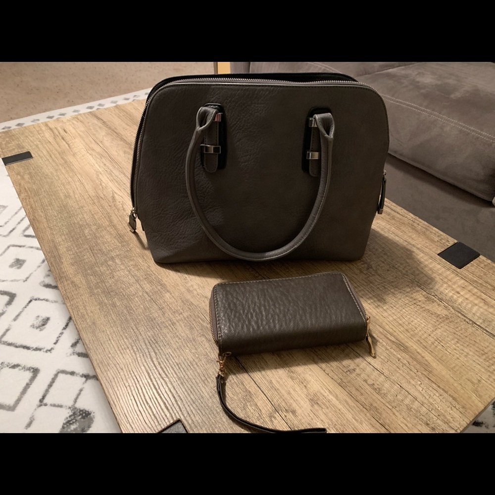Like new Gray purse & wallet Charming Charlie